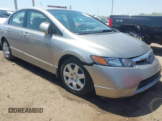 2006 Honda Civic LX z VIN 1HGFA16596L060979, wystawiony jako IAAI lot #42224884 z przebiegiem 95 924 mil mil oraz . Historia ofert i sprzedaży dostępna na DreamBid. Obrazek 1.