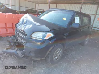 2011 Kia Soul with VIN KNDJT2A17B7733770, listed as a IAAI auction lot 41250008 with 182,515 mi miles. Bid and sale history available at carsss.com. Image 17.