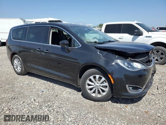 2019 Chrysler Pacifica Touring Plus z VIN 2C4RC1FG9KR698500, wystawiony jako Copart lot #51342515 z przebiegiem 85 707 mil mil oraz Szkoda całkowita • Salvage title. Historia ofert i sprzedaży dostępna na DreamBid. Obrazek 4.