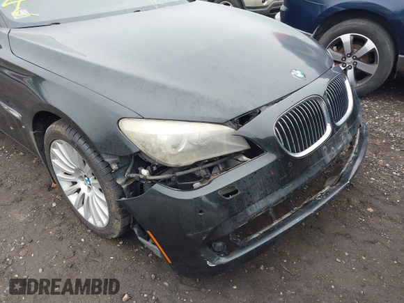 2011 BMW 7 Series 750i xDrive z VIN WBAKC6C53BC394697, wystawiony jako IAAI lot #42505414 z przebiegiem Nie podano mil oraz . Historia ofert i sprzedaży dostępna na DreamBid. Obrazek 6.
