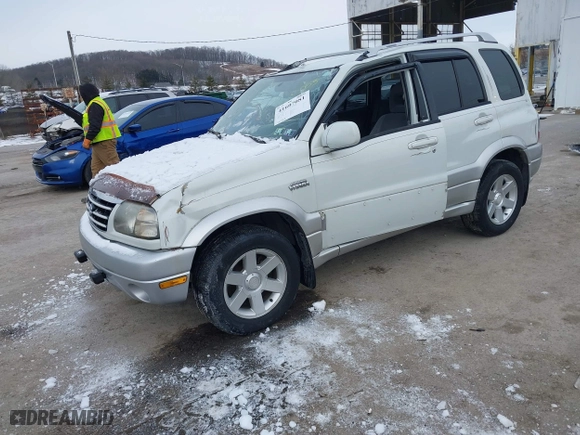 2005 Suzuki Grand Vitara LX with VIN JS3TD62V454200555, listed as a IAAI auction lot 41607081 with 101,552 mi miles. Bid and sale history available at carsss.com. Image 17.