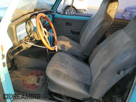 1968 Volkswagen Beetle with VIN 118017996, listed as a Copart auction lot 76961714 with 31,631 mi miles and Clean Title. Bid and sale history available at DreamBid. Image 7.