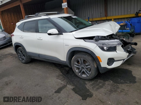 2023 Kia Seltos S z VIN KNDEUCAAXP7401608, wystawiony jako Copart lot #51312105 z przebiegiem 31 249 mil mil oraz Szkoda całkowita • Salvage title. Historia ofert i sprzedaży dostępna na DreamBid. Obrazek 4.