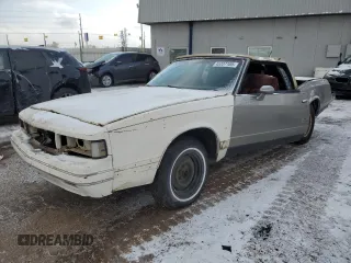 1983 Chevrolet Monte Carlo z VIN 1G1AZ37H5DR175751, wystawiony jako Copart lot #45337105 z przebiegiem 360 000 mil mil oraz Szkody całkowita. Historia ofert i sprzedaży dostępna na DreamBid. Obrazek 1.