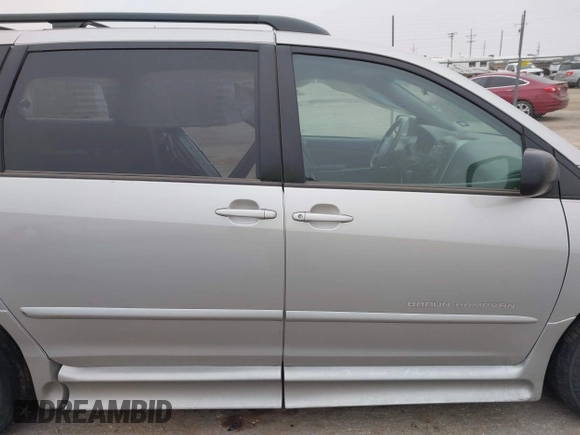 2008 Toyota Sienna CE with VIN 5TDZK23C88S206954, listed as a IAAI auction lot 41465223 with 53,824 mi miles. Bid and sale history available at carsss.com. Image 14.