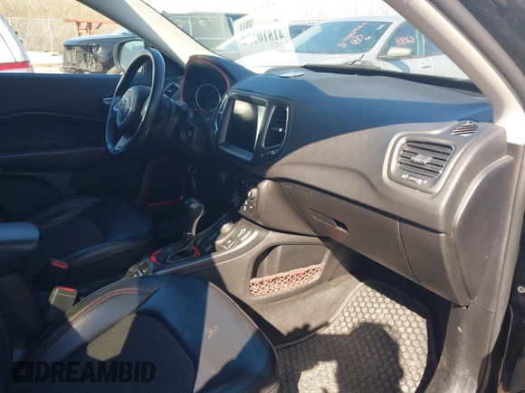 2019 Jeep Compass Trailhawk with VIN 3C4NJDDB1KT671642, listed as a IAAI auction lot 41810138 with 119,029 mi miles and . Bid and sale history available at carsss.com. Image 5.