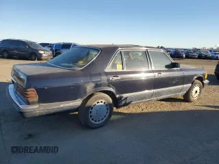 1989 Mercedes-Benz 420 420SEL with VIN WDBCA35E7KA486611, listed as a Copart auction lot 87548585 with 107,075 mi miles and Clean Title. Bid and sale history available at carsss.com. Image 3.