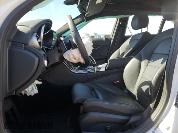 2020 Mercedes-Benz C 300 z VIN WDDWF8DB9LR561239, wystawiony jako Copart lot #56596295 z przebiegiem Nie podano mil oraz Szkoda całkowita • Salvage title. Historia ofert i sprzedaży dostępna na DreamBid. Obrazek 7.