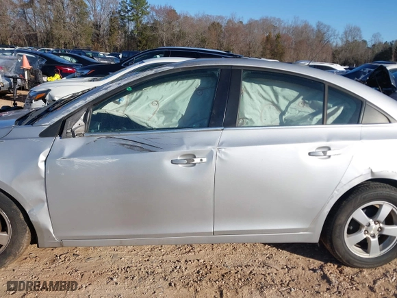 2015 Chevrolet Cruze LT with VIN 1G1PC5SBXF7123458, listed as a IAAI auction lot 41770187 with 153,477 mi miles. Bid and sale history available at carsss.com. Image 14.