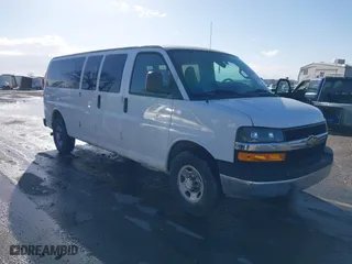 2017 Chevrolet Express Passenger LT with VIN 1GAZGPFG7H1255971, listed as a IAAI auction lot 41650499 with 148,029 mi miles. Bid and sale history available at carsss.com. Image 1.