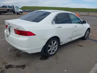 2005 Acura TSX with VIN JH4CL96955C030436, listed as a IAAI auction lot 42014917 with 204,474 mi miles. Bid and sale history available at carsss.com. Image 4.