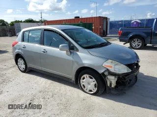 2010 Nissan Versa S с VIN 3N1BC1CP4AL377422, выставлен на аукционе Copart как лот 63811855 с пробегом Не указан миль и Чистый • Clean title. История ставок и продаж доступна на DreamBid. Изображение 4.