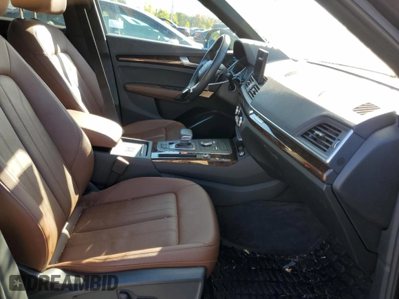 2020 Audi Q5 Premium with VIN WA1ANAFY4L2089986, listed as a Copart auction lot 60577382 with 30,040 mi miles. Bid and sale history available at carsss.com. Image 5.