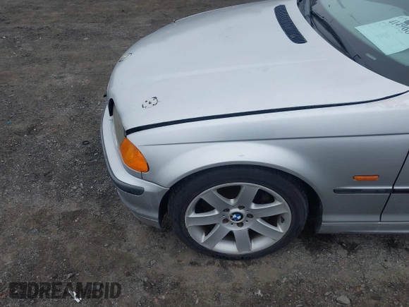 2000 BMW 3 Series 328i with VIN WBAAM5330YFR16615, listed as a IAAI auction lot 41496845 with Not Provided miles. Bid and sale history available at carsss.com. Image 14.