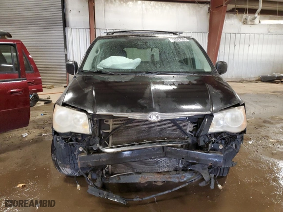 2010 Chrysler Town & Country Touring Plus with VIN 2A4RR8D17AR452043, listed as a Copart auction lot 46997565 with 155,694 mi miles and Clean Title. Bid and sale history available at carsss.com. Image 5.