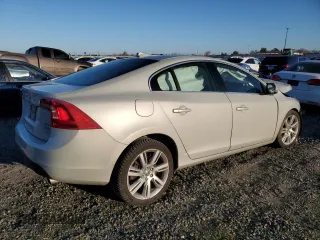 2012 Volvo S60 T6 with VIN YV1902FH0C2032725, listed as a Copart auction lot 46706985 with 0 mi miles and Salvage Title. Bid and sale history available at carsss.com. Image 3.