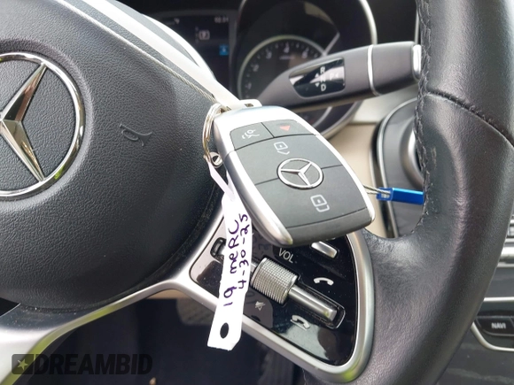 2019 Mercedes-Benz C 300 с VIN 55SWF8DBXKU315975, выставлен на аукционе IAAI как лот 42186624 с пробегом 32 459 миль миль и . История ставок и продаж доступна на DreamBid. Изображение 11.