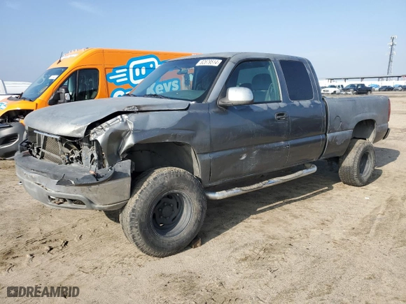 2001 Chevrolet Silverado 1500 LS with VIN 2GCEC19T611245018, listed as a Copart auction lot 82879514 with 0 mi miles and Salvage Title. Bid and sale history available at carsss.com. Image 1.
