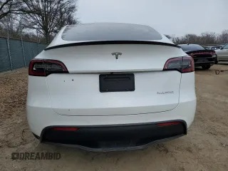 2022 Tesla Model Y Performance with VIN 7SAYGDEF7NF311990, listed as a Copart auction lot 43705395 with 25,651 mi miles and Salvage Title. Bid and sale history available at DreamBid. Image 6.