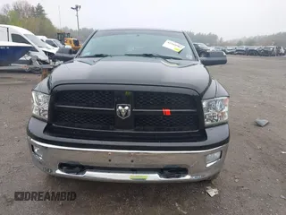 2012 Ram 1500 Big Horn z VIN 1C6RD7LT7CS305487, wystawiony jako IAAI lot #42160903 z przebiegiem 72 962 mil mil oraz . Historia ofert i sprzedaży dostępna na DreamBid. Obrazek 12.