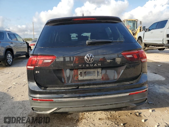 2022 Volkswagen Tiguan SE with VIN 3VV3B7AX2NM026049, listed as a Copart auction lot 43441145 with 27,816 mi miles and Salvage Title. Bid and sale history available at DreamBid. Image 6.