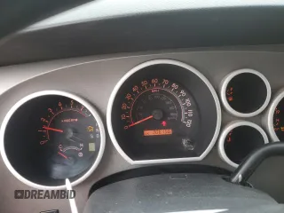 2010 Toyota Tundra с VIN 5TFUM5F13AX006869, выставлен на аукционе Copart как лот 53815225 с пробегом 306 156 миль миль и Чистый • Clean title. История ставок и продаж доступна на DreamBid. Изображение 9.