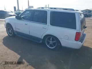2001 Lincoln Navigator z VIN 5LMFU28R51LJ32175, wystawiony jako IAAI lot #41473282 z przebiegiem 231 832 mil mil oraz . Historia ofert i sprzedaży dostępna na DreamBid. Obrazek 3.
