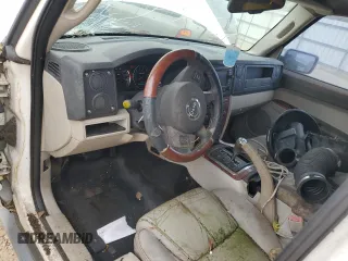 2006 Jeep Commander Limited z VIN 1J8HH58N76C355045, wystawiony jako Copart lot #83713554 z przebiegiem Nie podano mil oraz Czysty tytuł • Clean title. Historia ofert i sprzedaży dostępna na DreamBid. Obrazek 8.