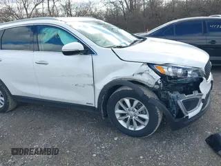 2018 Kia Sorento LX with VIN 5XYPGDA38JG426752, listed as a IAAI auction lot 41741931 with 45,912 mi miles. Bid and sale history available at carsss.com. Image 6.