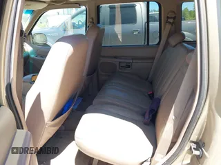 2000 Ford Explorer XLT z VIN 1FMZU73E4YZB70571, wystawiony jako IAAI lot #42317419 z przebiegiem 233 858 mil mil oraz . Historia ofert i sprzedaży dostępna na DreamBid. Obrazek 8.