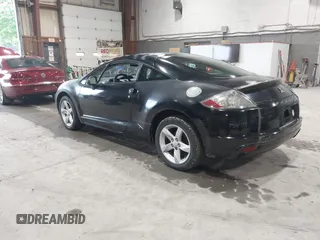 2009 Mitsubishi Eclipse GS z VIN 4A3AK24FX9E013800, wystawiony jako IAAI lot #42525551 z przebiegiem 108 766 mil mil oraz . Historia ofert i sprzedaży dostępna na DreamBid. Obrazek 3.