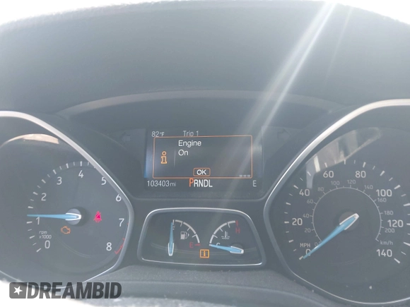 2017 Ford Focus SE z VIN 1FADP3F26HL308880, wystawiony jako IAAI lot #41991909 z przebiegiem 103 403 mil mil oraz . Historia ofert i sprzedaży dostępna na DreamBid. Obrazek 7.