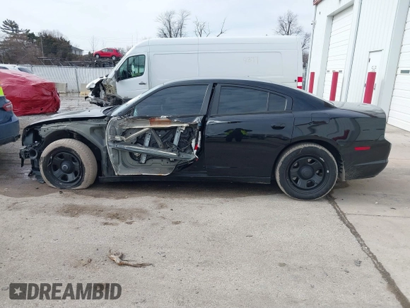2013 Dodge Charger Police z VIN 2C3CDXAG5DH716369, wystawiony jako IAAI lot #41645644 z przebiegiem 127 535 mil mil oraz . Historia ofert i sprzedaży dostępna na DreamBid. Obrazek 14.