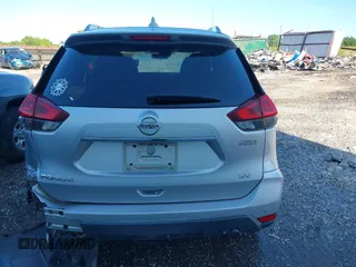 2019 Nissan Rogue SV с VIN KNMAT2MT9KP542963, выставлен на аукционе IAAI как лот 42255309 с пробегом 115 494 миль миль и . История ставок и продаж доступна на DreamBid. Изображение 16.