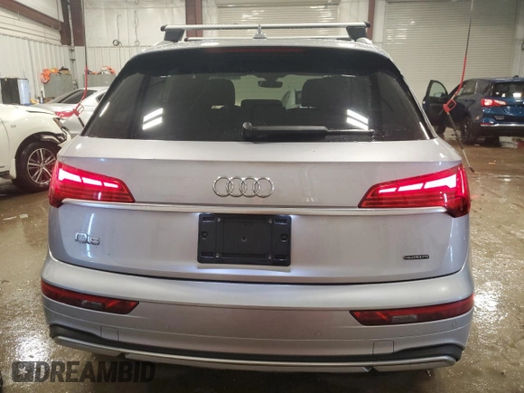 2024 Audi Q5 Premium with VIN WA1ABAFYXR2089153, listed as a Copart auction lot 42320265 with 2,992 mi miles and Salvage Title. Bid and sale history available at carsss.com. Image 6.