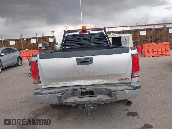 2013 GMC Sierra 2500HD SLT z VIN 1GT121C83DF202114, wystawiony jako IAAI lot #41669669 z przebiegiem 179 676 mil mil oraz . Historia ofert i sprzedaży dostępna na DreamBid. Obrazek 16.