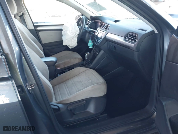 2022 Volkswagen Tiguan S with VIN 3VV1B7AX8NM146414, listed as a IAAI auction lot 41773162 with 115,193 mi miles. Bid and sale history available at carsss.com. Image 5.