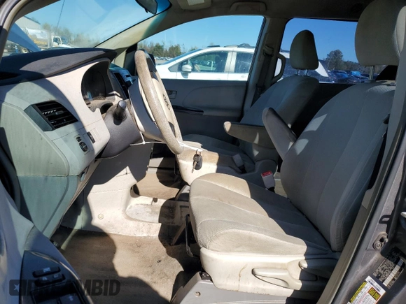 2011 Toyota Sienna with VIN 5TDZK3DC8BS120314, listed as a Copart auction lot 81939964 with 162,385 mi miles and Salvage Title. Bid and sale history available at carsss.com. Image 7.
