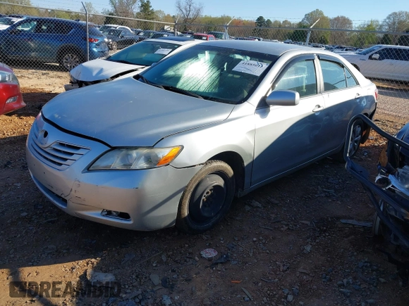 2007 Toyota Camry CE z VIN 4T1BE46K47U608855, wystawiony jako IAAI lot #41885013 z przebiegiem 217 484 mil mil oraz . Historia ofert i sprzedaży dostępna na DreamBid. Obrazek 2.