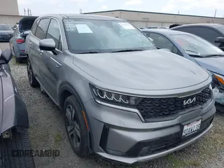 2023 Kia Sorento EX z VIN KNDRHDLGXP5131305, wystawiony jako IAAI lot #41706228 z przebiegiem 27 080 mil mil oraz . Historia ofert i sprzedaży dostępna na DreamBid. Obrazek 1.
