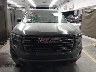 2024 GMC Acadia AWD AT4 z VIN 1GKENPKS7RJ159091, wystawiony jako IAAI lot #41209479 z przebiegiem Nie podano mil oraz . Historia ofert i sprzedaży dostępna na DreamBid. Obrazek 12.