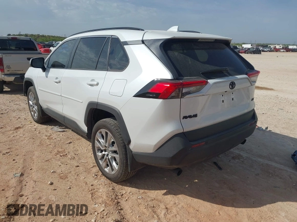 2024 Toyota RAV4 XLE Premium с VIN 2T3C1RFV3RW360051, выставлен на аукционе IAAI как лот 42261611 с пробегом 5 907 миль миль и . История ставок и продаж доступна на DreamBid. Изображение 3.