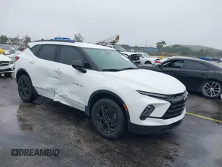2023 Chevrolet Blazer LT z VIN 3GNKBCR48PS215159, wystawiony jako IAAI lot #41397763 z przebiegiem 18 517 mil mil oraz . Historia ofert i sprzedaży dostępna na DreamBid. Obrazek 1.