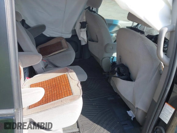 2016 Toyota Sienna LE AAS with VIN 5TDKK3DC8GS739715, listed as a IAAI auction lot 42015201 with 68,417 mi miles. Bid and sale history available at carsss.com. Image 8.