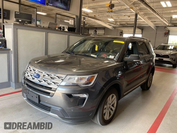 2019 Ford Explorer XLT z VIN 1FM5K8D85KGB20171, wystawiony jako IAAI lot #42734889 z przebiegiem 83 569 mil mil oraz . Historia ofert i sprzedaży dostępna na DreamBid. Obrazek 19.
