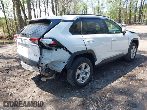 2021 Toyota RAV4 XLE z VIN 2T3W1RFV5MW118836, wystawiony jako IAAI lot #42031596 z przebiegiem 56 712 mil mil oraz . Historia ofert i sprzedaży dostępna na DreamBid. Obrazek 4.