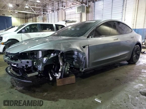 2025 Tesla Model 3 Long Range with VIN 5YJ3E1EA1SF925543, listed as a Copart auction lot 43796445 with 260 mi miles and Salvage Title. Bid and sale history available at DreamBid. Image 1.