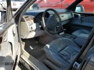 1996 Mercedes-Benz E Class with VIN WDBJF20F1TJ009922, listed as a Copart auction lot 78931344 with 213,402 mi miles and Clean Title. Bid and sale history available at carsss.com. Image 8.