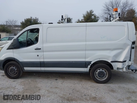 2015 Ford Transit Cargo with VIN 1FTNR1ZM2FKB13159, listed as a IAAI auction lot 41331967 with 152,715 mi miles and . Bid and sale history available at DreamBid. Image 14.