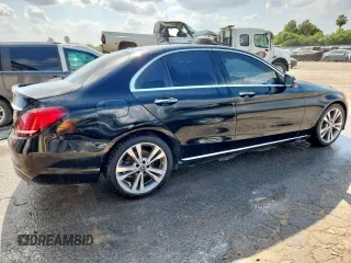 2019 Mercedes-Benz C 300 z VIN 55SWF8DB6KU312264, wystawiony jako Copart lot #59857635 z przebiegiem Nie podano mil oraz Czysty tytuł • Clean title. Historia ofert i sprzedaży dostępna na DreamBid. Obrazek 3.